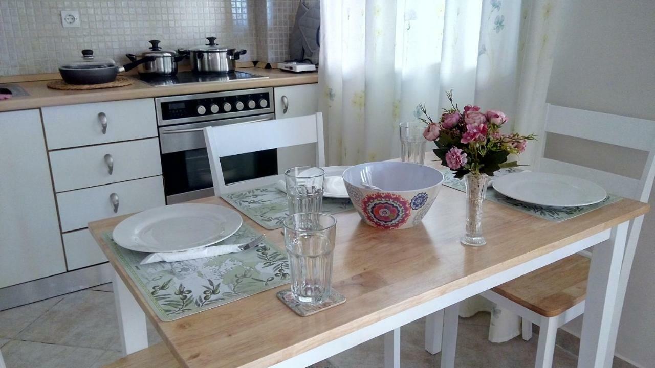 Cute Maisonette No2 On Coastal Sidewalk Νικήτη Εξωτερικό φωτογραφία
